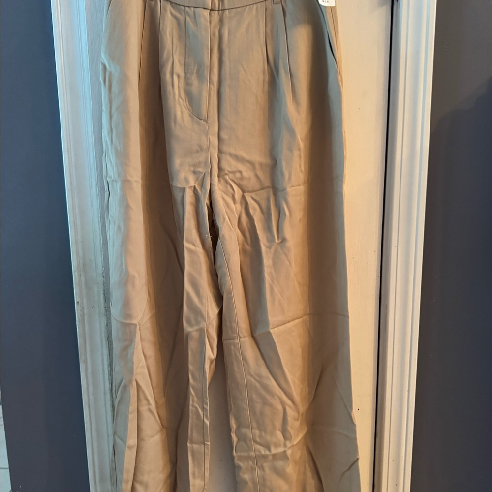 Abercrombie & Fitch Women's Classic Khaki Chinos
